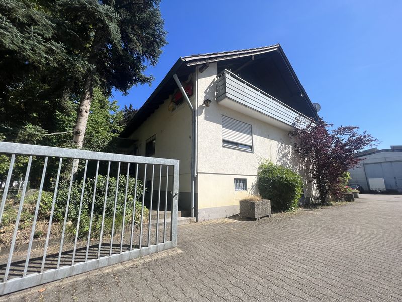 Mehrfamilienwohnhaus im Industriegebiet von Lahr